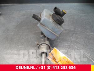 Opel Movano Hoofdremcilinder O55732 foto 2