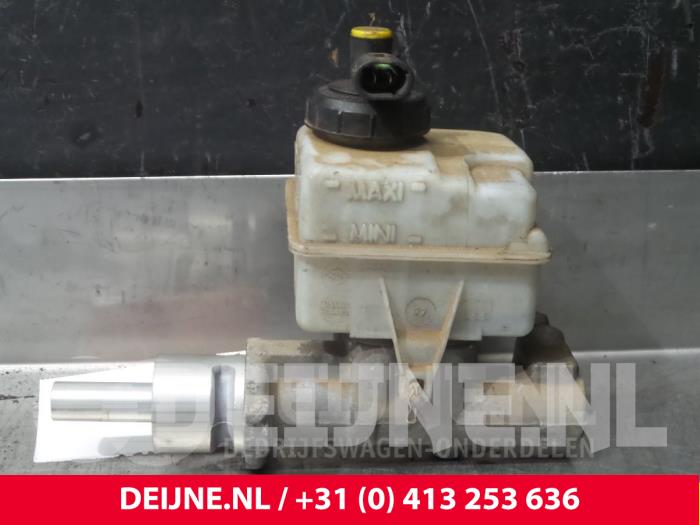 Opel Movano Hoofdremcilinder O55733