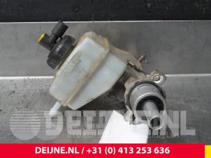 Opel Movano Hoofdremcilinder O55733 foto 2