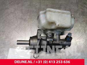 Volkswagen Golf Master cylinder O55780 photo 2