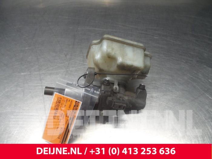 Volkswagen Caddy Master cylinder O55789