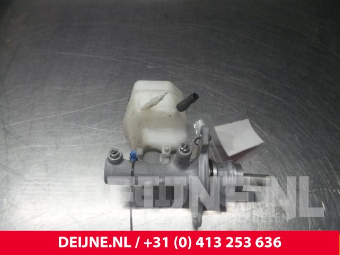 Gebruikte Hoofdremcilinder Volkswagen Crafter 2.0 TDI Prijs € 24,20 Inclusief btw aangeboden door van Deijne Onderdelen Uden B.V.