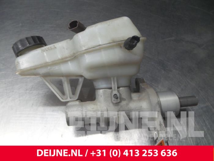 Fiat Scudo Master cylinder O55818