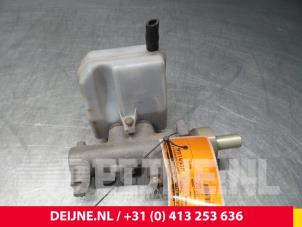 Nissan Interstar Master cylinder O55828 photo 3