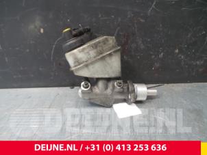 Nissan Kubistar Hoofdremcilinder O55829 foto 2
