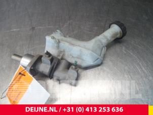 Gebruikte Hoofdremcilinder Renault Clio Prijs € 14,00 Margeregeling aangeboden door van Deijne Onderdelen Uden B.V.