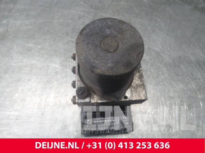 Gebruikte ABS Pomp Ford Transit Prijs € 36,30 Inclusief btw aangeboden door van Deijne Onderdelen Uden B.V.
