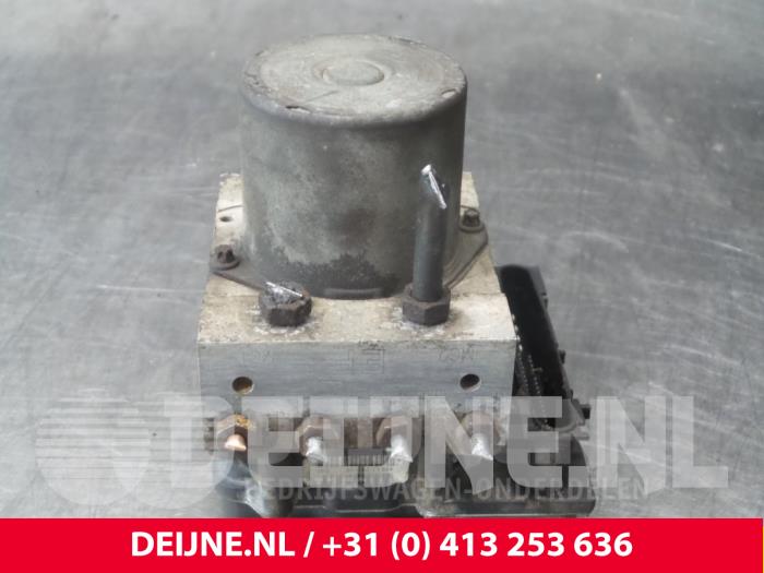 Gebruikte ABS Pomp Ford Transit Prijs € 18,15 Inclusief btw aangeboden door van Deijne Onderdelen Uden B.V.
