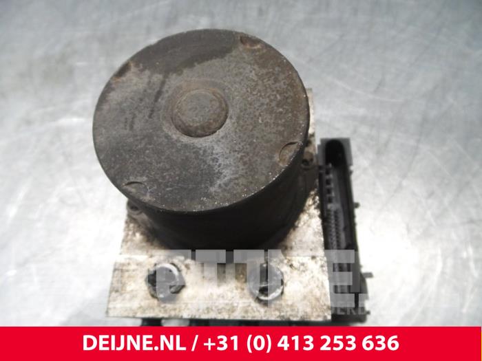 Gebruikte ABS Pomp Ford Transit Prijs € 42,35 Inclusief btw aangeboden door van Deijne Onderdelen Uden B.V.