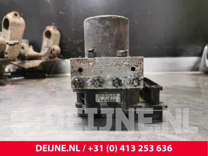 Gebruikte ABS Pomp Ford Transit Prijs € 36,30 Inclusief btw aangeboden door van Deijne Onderdelen Uden B.V.