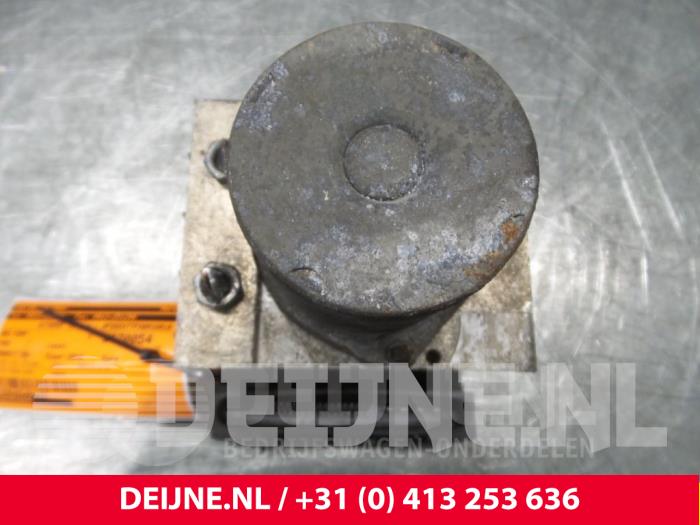 Gebruikte ABS Pomp Ford Transit Prijs € 66,55 Inclusief btw aangeboden door van Deijne Onderdelen Uden B.V.