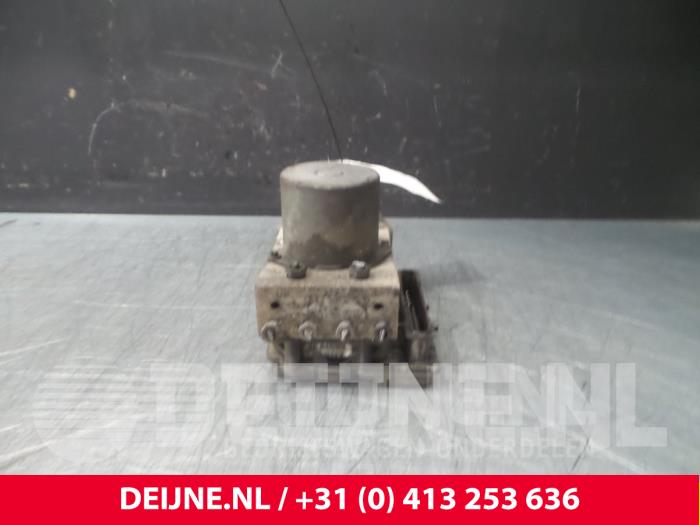 Gebruikte ABS Pomp Mercedes Vito Prijs € 242,00 Inclusief btw aangeboden door van Deijne Onderdelen Uden B.V.