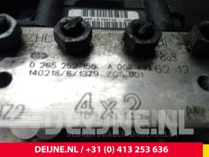 Mercedes Vito ABS Pomp O56135 foto 4