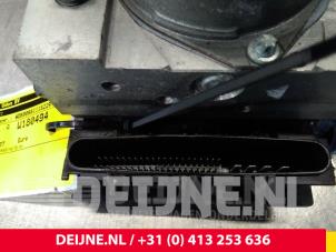 Mercedes Sprinter ABS pump O56150 photo 3