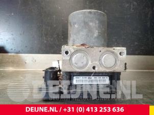 Mercedes Sprinter ABS Pumpe O56159 foto 2
