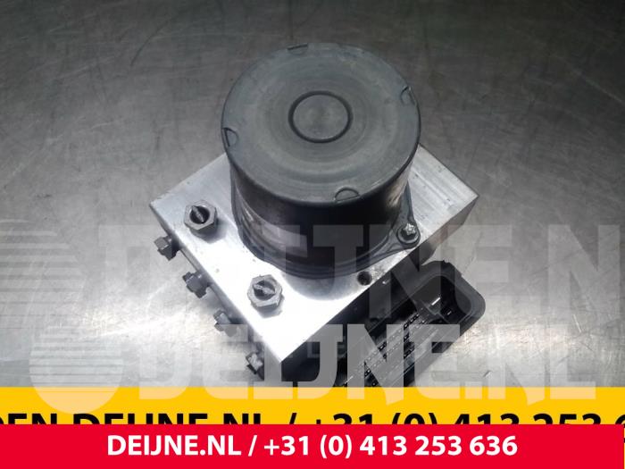 Mercedes Sprinter ABS pump O56180