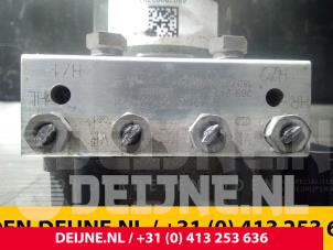 Mercedes Sprinter ABS pump O56180 photo 2
