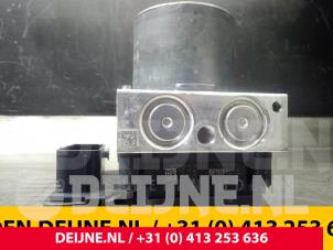 Mercedes Sprinter ABS pump O56180 photo 4