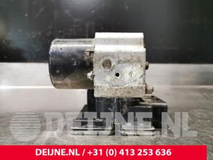 Opel Movano ABS Pomp O56205 foto 4