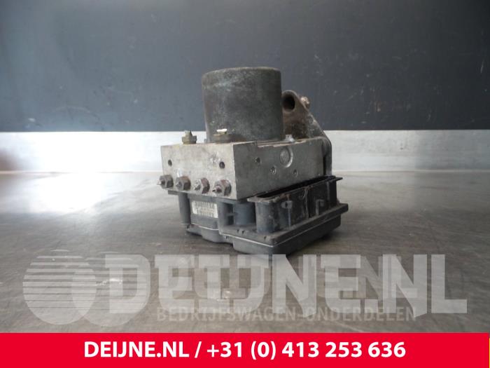 Gebruikte ABS Pomp Volkswagen Crafter Prijs € 84,70 Inclusief btw aangeboden door van Deijne Onderdelen Uden B.V.