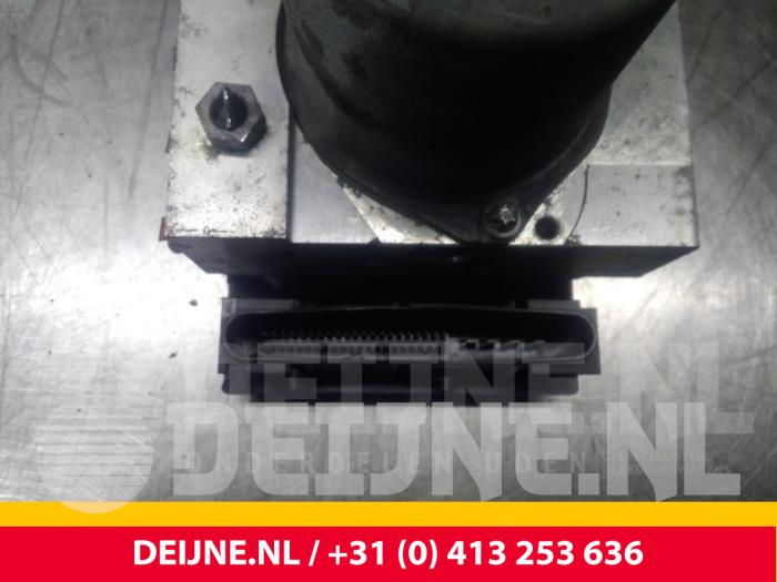 Gebruikte ABS Pomp Volkswagen Crafter Prijs € 296,45 Inclusief btw aangeboden door van Deijne Onderdelen Uden B.V.