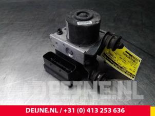 Volkswagen Caddy ABS pump O56333 photo 2