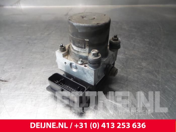 Gebruikte ABS Pomp Fiat Ducato Prijs € 121,00 Inclusief btw aangeboden door van Deijne Onderdelen Uden B.V.