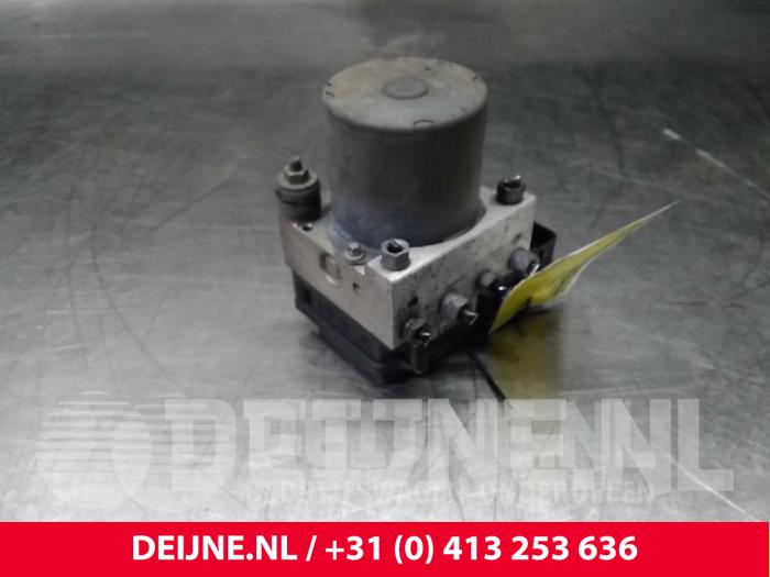 Gebruikte ABS Pomp Fiat Ducato Prijs € 121,00 Inclusief btw aangeboden door van Deijne Onderdelen Uden B.V.