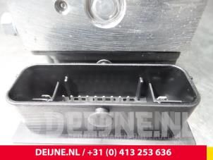 Fiat Ducato ABS Pomp O56443 foto 3