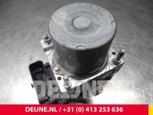 Nissan NV200 ABS Pomp O56494 foto 2