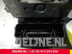 Nissan NV200 ABS Pomp O56496 foto 3