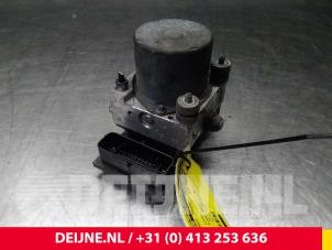 Nissan NV200 ABS Pomp O56496 foto 2