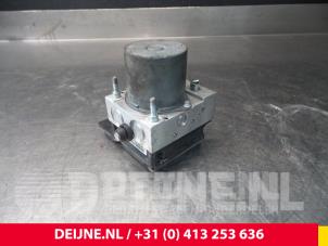Nissan NV200 ABS Pomp O56498 foto 2
