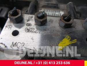 Nissan NV200 ABS Pomp O56498 foto 3