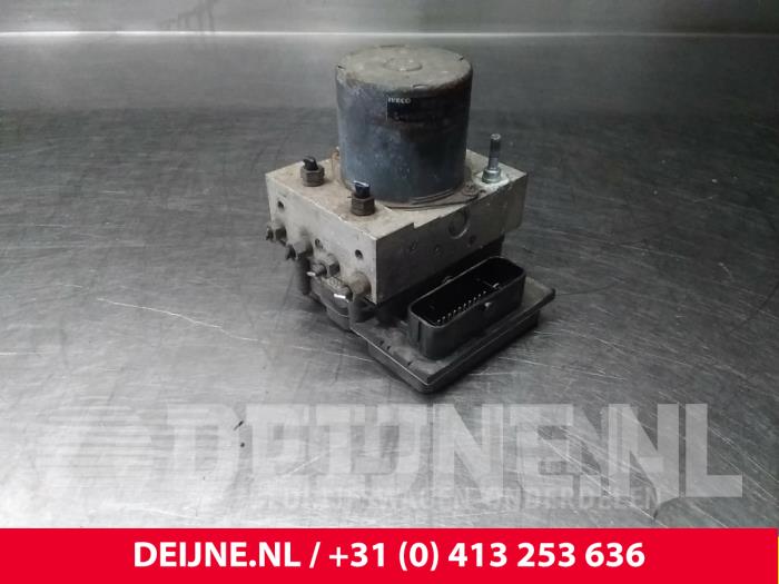 Gebruikte ABS Pomp Iveco New Daily IV 29L10V Prijs € 363,00 Inclusief btw aangeboden door van Deijne Onderdelen Uden B.V.