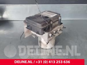 Peugeot Expert ABS Pomp O56600 foto 3