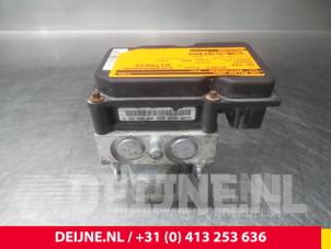 Peugeot Expert ABS Pomp O56604 foto 2