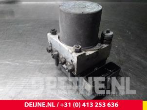 Peugeot Expert ABS Pomp O56605 foto 2