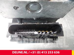 Peugeot Partner ABS pump O56618 photo 3
