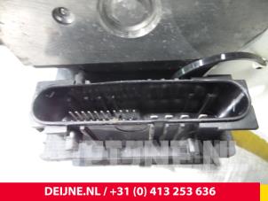 Peugeot Boxer ABS Pomp O56624 foto 4