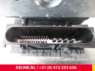 Peugeot Boxer ABS Pumpe O56626 foto 3