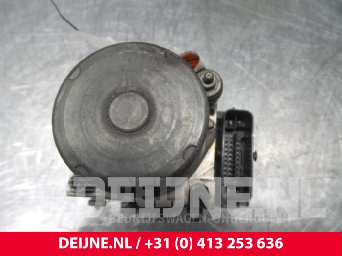Gebruikte ABS Pomp Peugeot Boxer (U9) 3.0 HDi 160 Euro 4 Prijs € 102,85 Inclusief btw aangeboden door van Deijne Onderdelen Uden B.V.