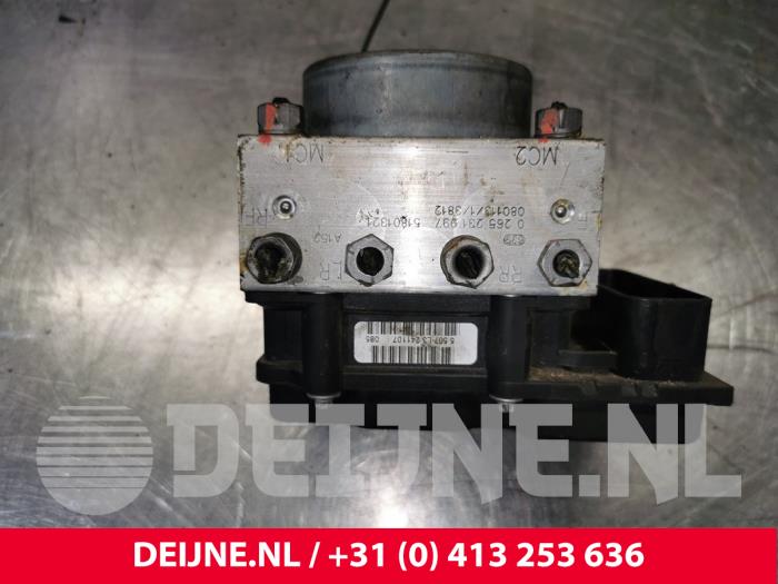 Gebruikte ABS Pomp Peugeot Bipper Prijs € 24,20 Inclusief btw aangeboden door van Deijne Onderdelen Uden B.V.