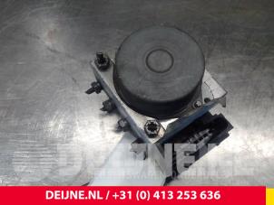 Gebruikte ABS Pomp Renault Kangoo Prijs € 181,50 Inclusief btw aangeboden door van Deijne Onderdelen Uden B.V.