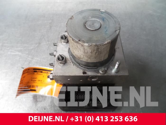 Gebruikte ABS Pomp Renault Master IV 2.3 dCi 135 16V Prijs € 114,95 Inclusief btw aangeboden door van Deijne Onderdelen Uden B.V.