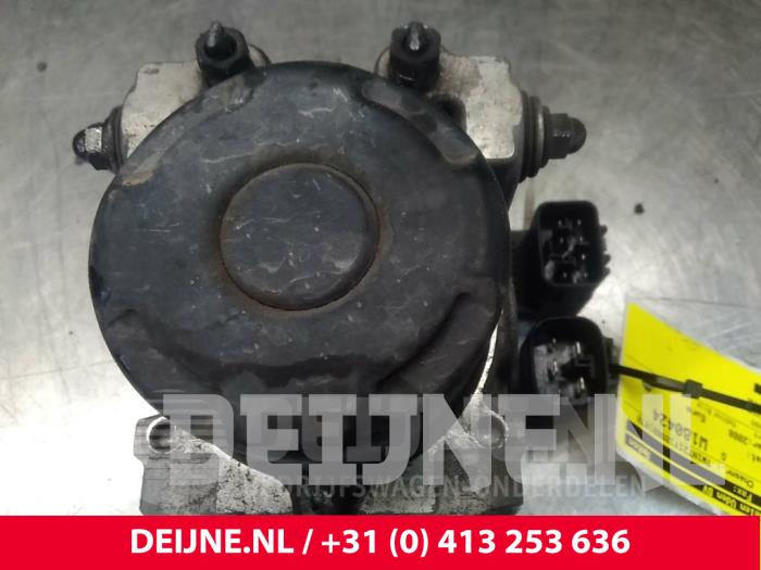 Toyota Dyna ABS pump O56759