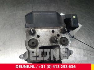 Toyota Dyna ABS Pomp O56759 foto 3