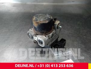Toyota Dyna ABS Pomp O56761 foto 2