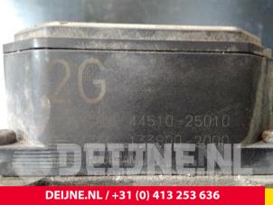 Toyota Dyna ABS Pomp O56761 foto 4