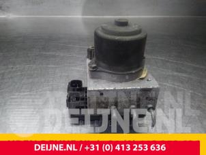 Toyota Hiace ABS Pomp O56765 foto 3